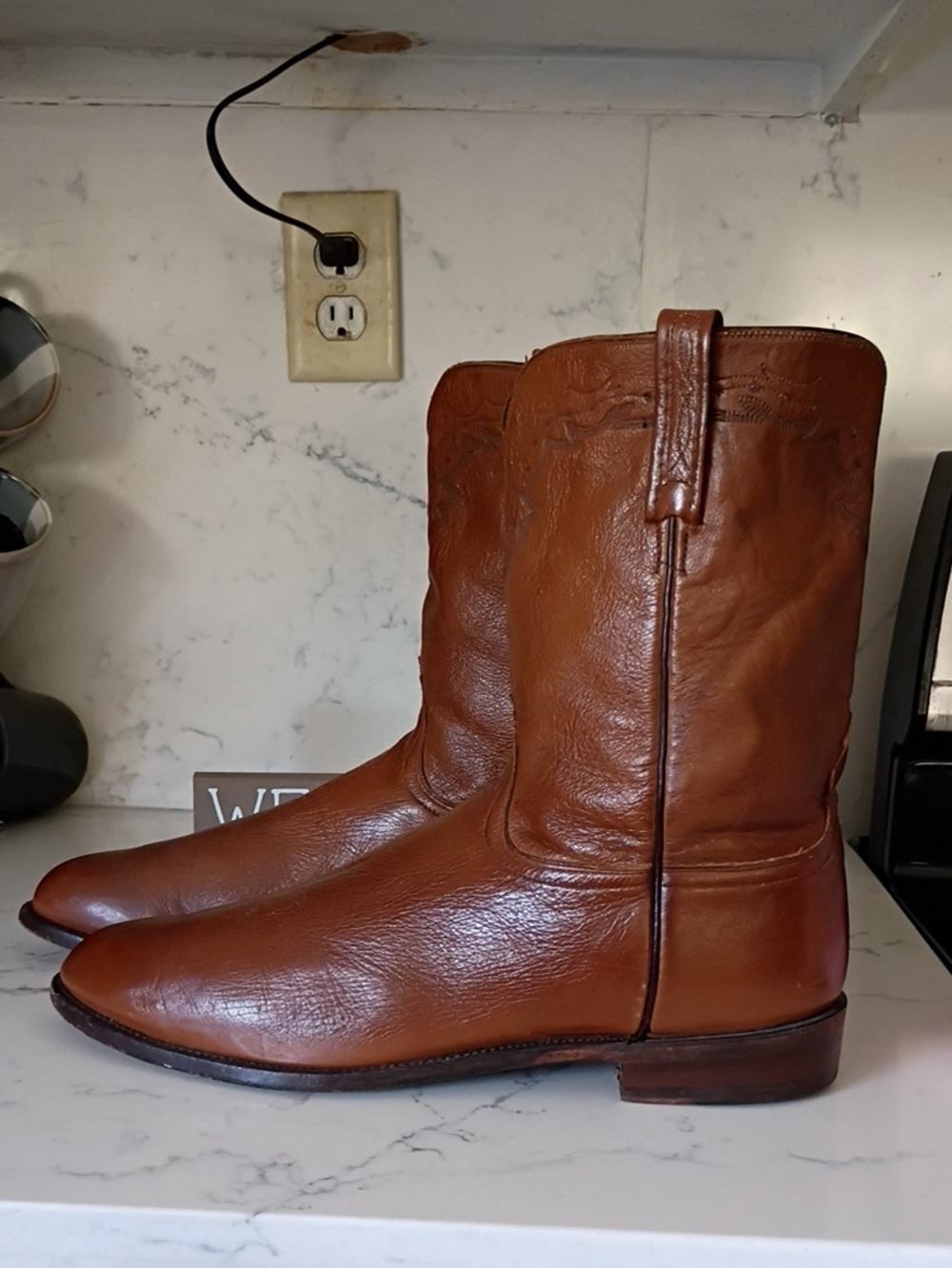 LUCCHESE Classic Brown Leather Cowboy Boots
